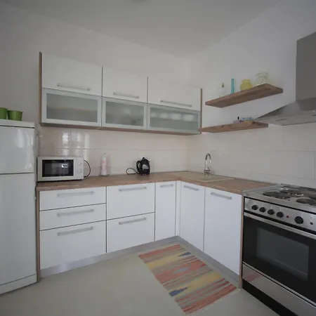 Ugljan Sea View Two-bedroom Appartement *